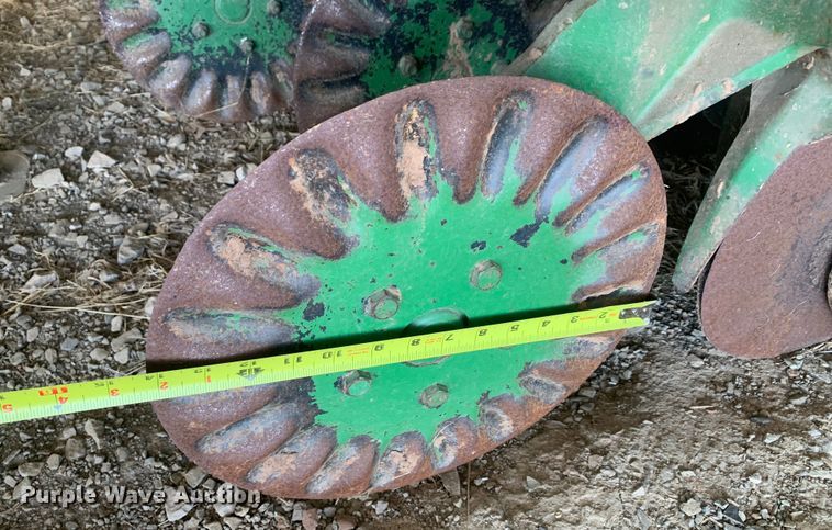 image for item LI9206 John Deere 7340 Max Emerge 2  planter