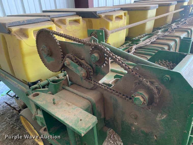 image for item LI9206 John Deere 7340 Max Emerge 2  planter