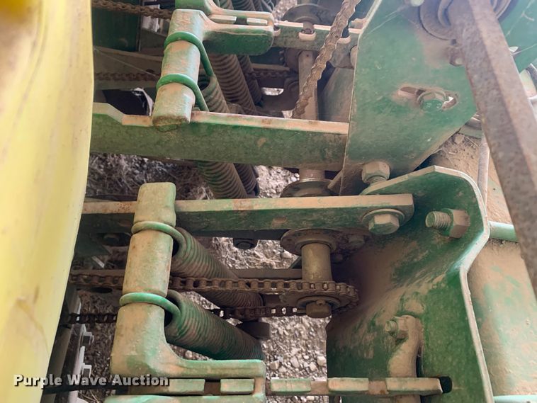 image for item LI9206 John Deere 7340 Max Emerge 2  planter