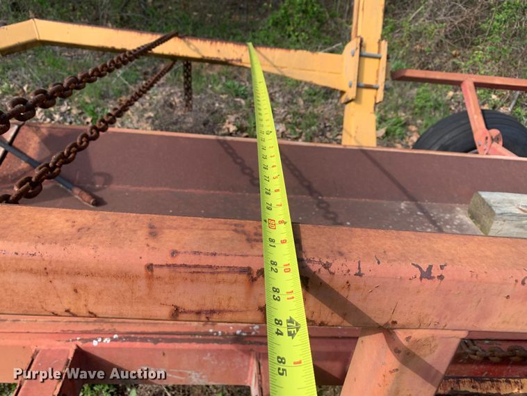 image for item LI9208 Techno-bale  hay bale mover