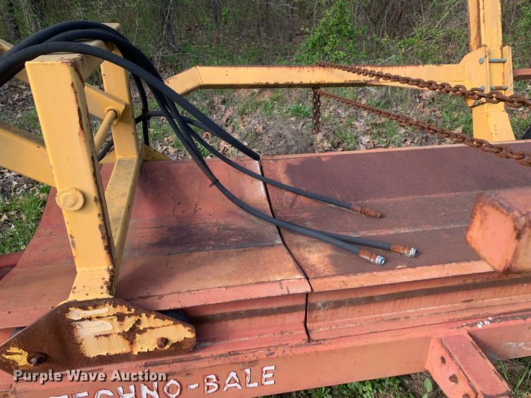 image for item LI9208 Techno-bale  hay bale mover