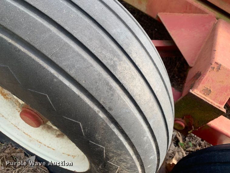 image for item LI9208 Techno-bale  hay bale mover