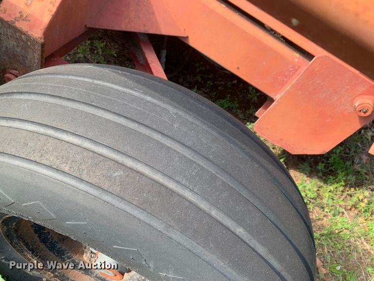 image for item LI9208 Techno-bale  hay bale mover