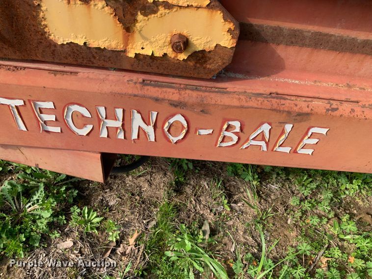 image for item LI9208 Techno-bale  hay bale mover