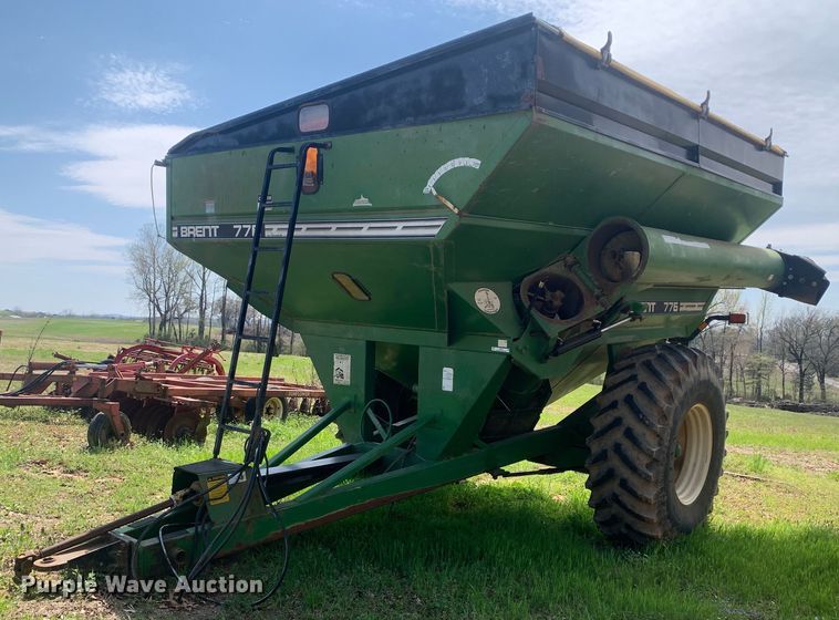 image for item LI9212 Brent 776  grain cart