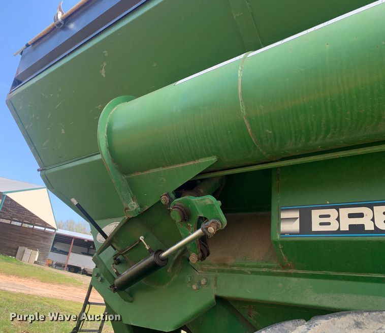 image for item LI9212 Brent 776  grain cart