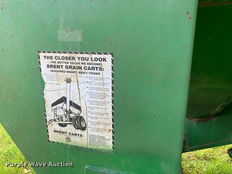 image for item LI9212 Brent 776  grain cart