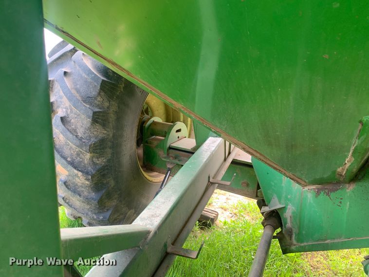 image for item LI9212 Brent 776  grain cart