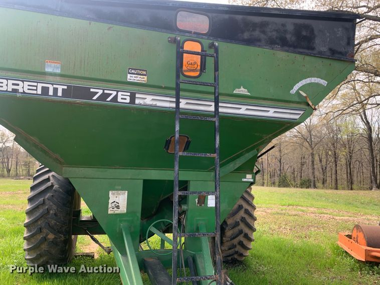 image for item LI9212 Brent 776  grain cart