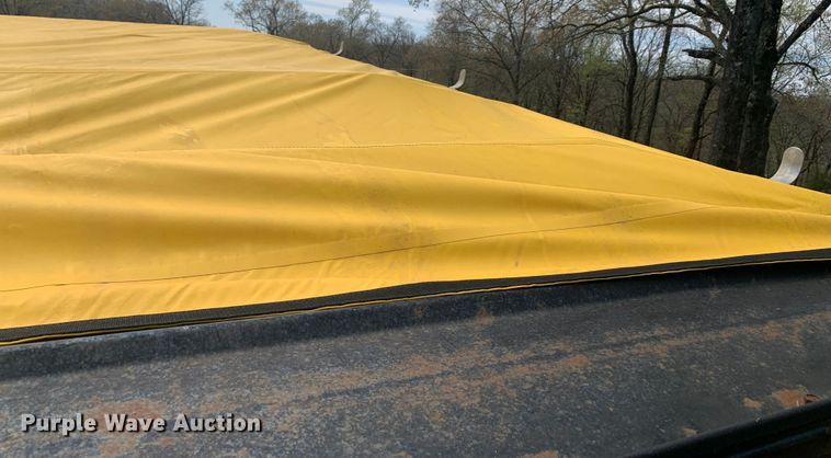 image for item LI9212 Brent 776  grain cart