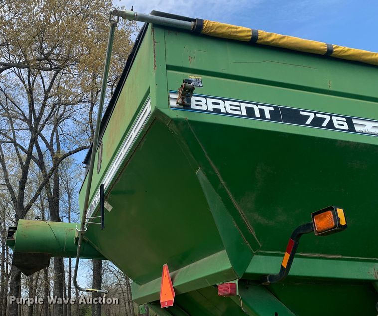 image for item LI9212 Brent 776  grain cart