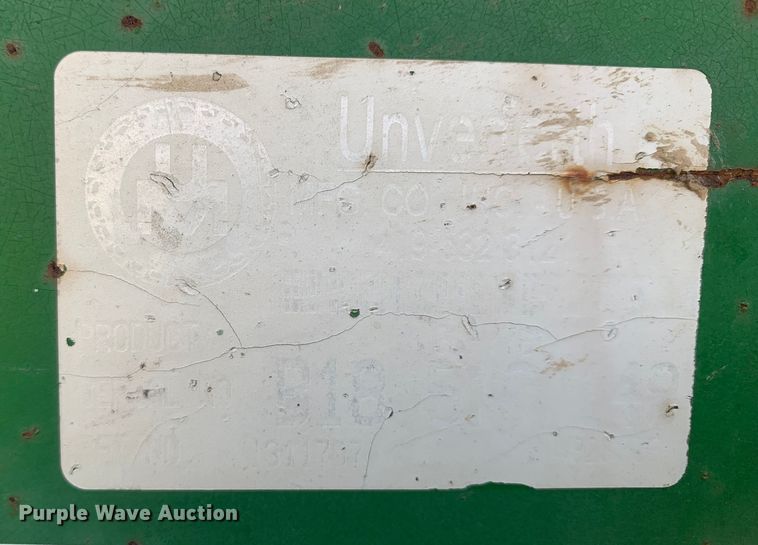 image for item LI9212 Brent 776  grain cart