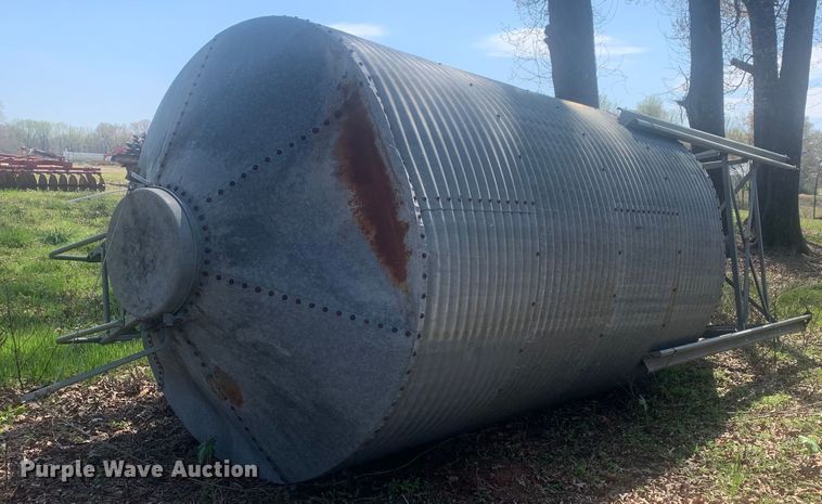 image for item LI9213 Roxell  grain bin