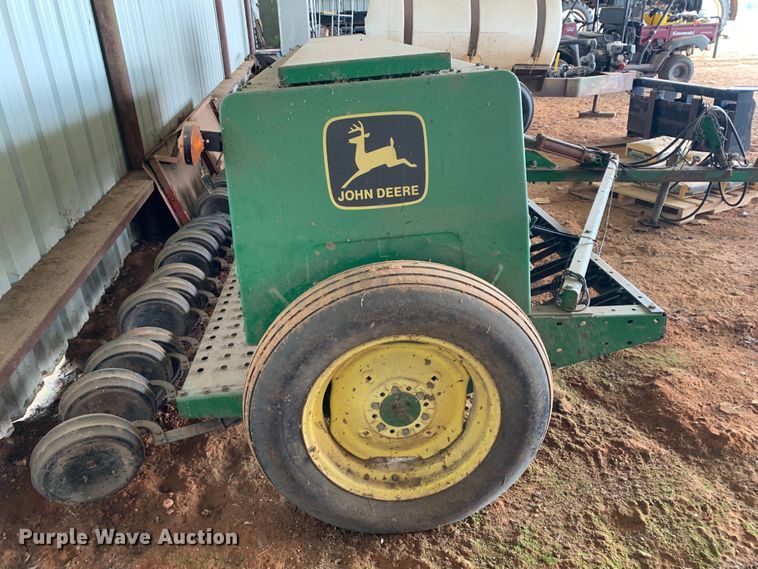 image for item LI9220 John Deere 450  grain drill