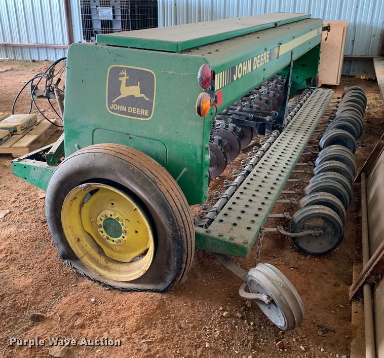 image for item LI9220 John Deere 450  grain drill