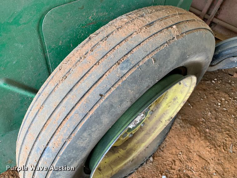 image for item LI9220 John Deere 450  grain drill