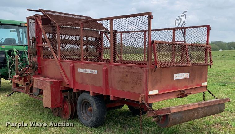 image for item LI9225 Bermuda King 6/NTSG/01  No-till sprig planter