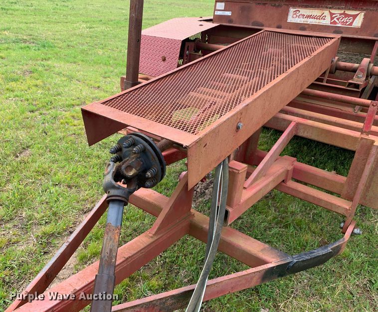 image for item LI9225 Bermuda King 6/NTSG/01  No-till sprig planter