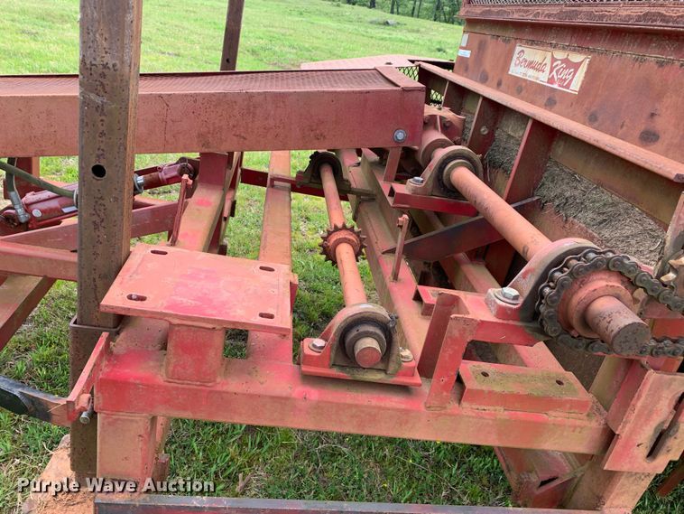 image for item LI9225 Bermuda King 6/NTSG/01  No-till sprig planter