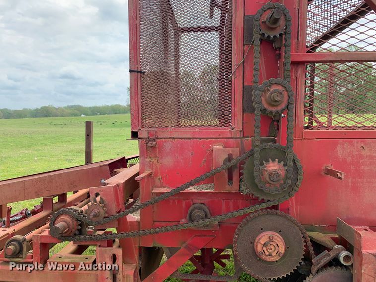 image for item LI9225 Bermuda King 6/NTSG/01  No-till sprig planter