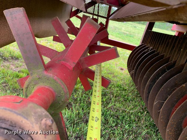 image for item LI9225 Bermuda King 6/NTSG/01  No-till sprig planter