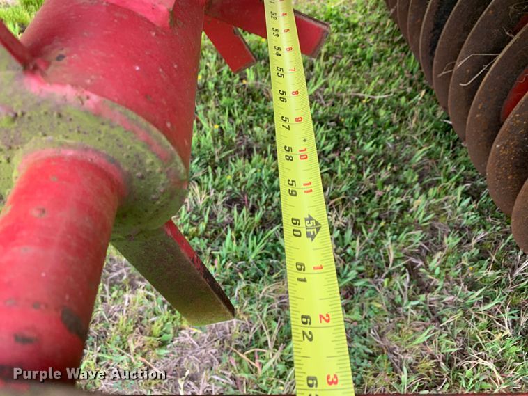 image for item LI9225 Bermuda King 6/NTSG/01  No-till sprig planter