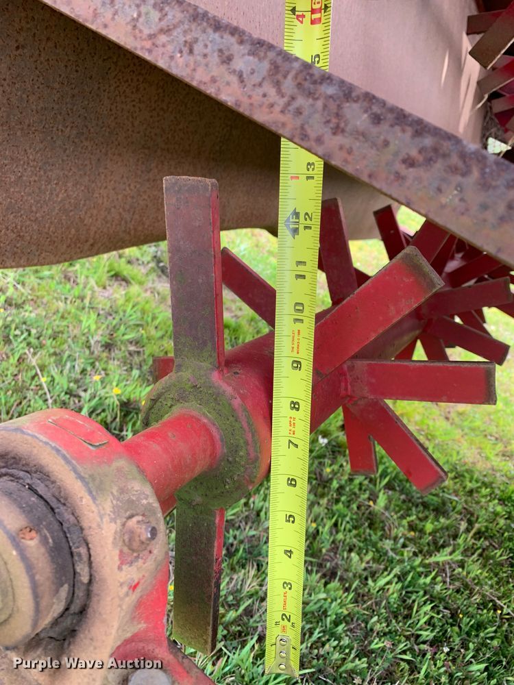 image for item LI9225 Bermuda King 6/NTSG/01  No-till sprig planter