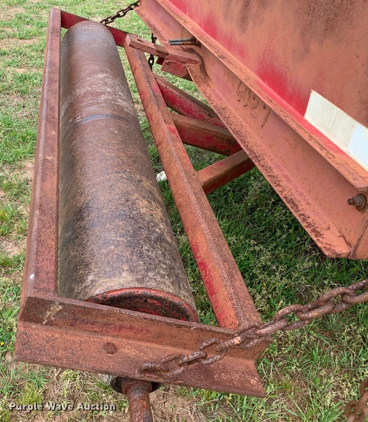 image for item LI9225 Bermuda King 6/NTSG/01  No-till sprig planter