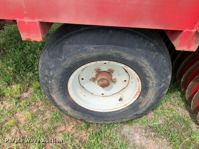 image for item LI9225 Bermuda King 6/NTSG/01  No-till sprig planter