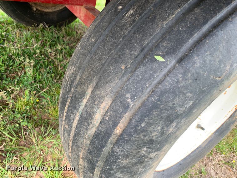 image for item LI9225 Bermuda King 6/NTSG/01  No-till sprig planter