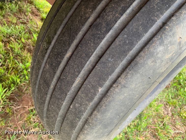 image for item LI9225 Bermuda King 6/NTSG/01  No-till sprig planter