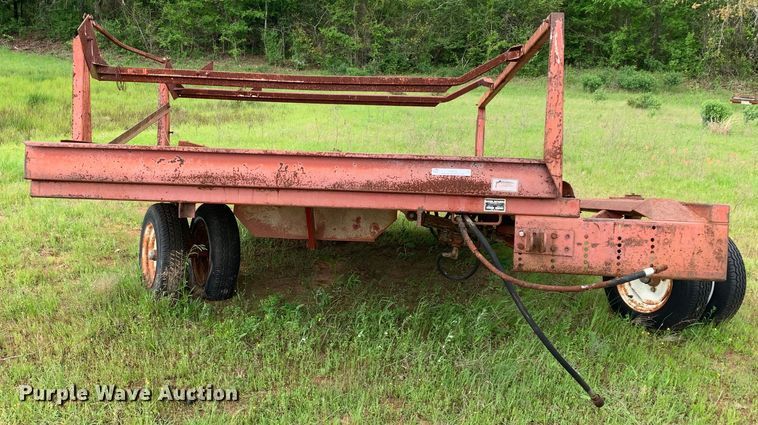 image for item LI9226 Hoelscher  bale accumulator