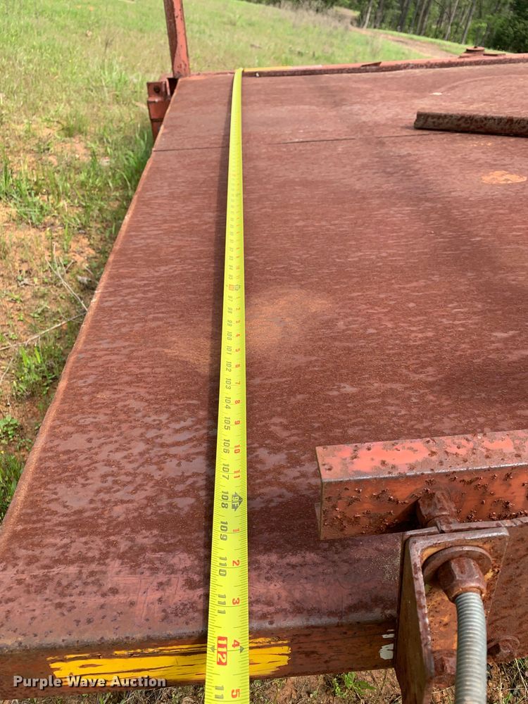 image for item LI9226 Hoelscher  bale accumulator