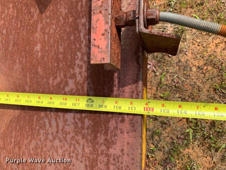 image for item LI9226 Hoelscher  bale accumulator