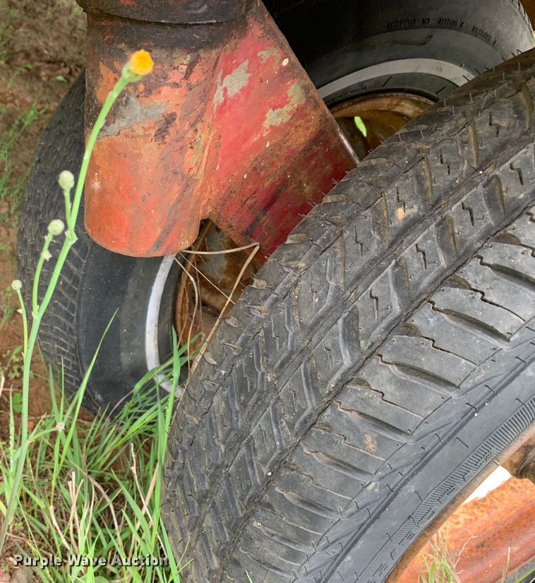 image for item LI9226 Hoelscher  bale accumulator