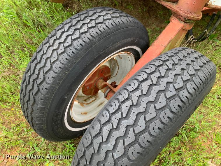 image for item LI9226 Hoelscher  bale accumulator