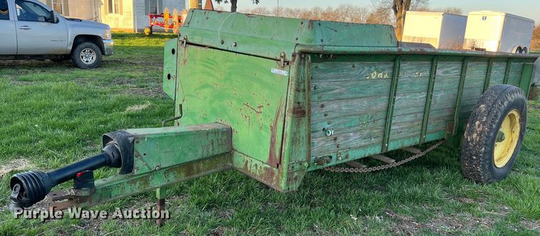 image for item LI9559 John Deere 54S  manure spreader