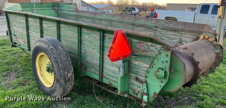 image for item LI9559 John Deere 54S  manure spreader