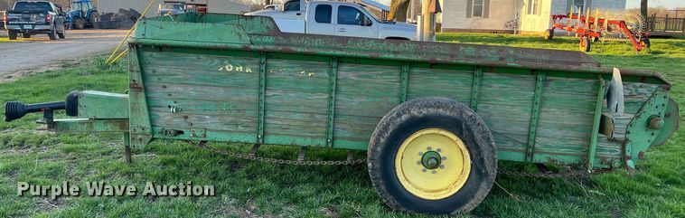 image for item LI9559 John Deere 54S  manure spreader