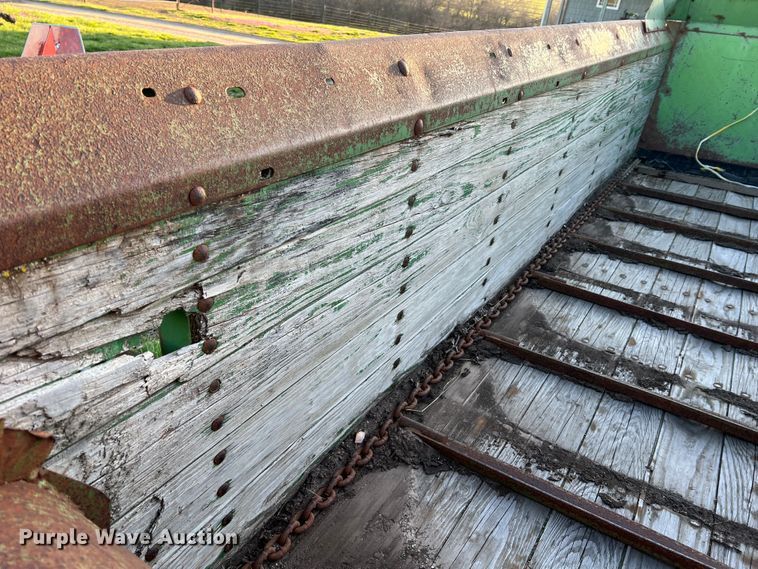 image for item LI9559 John Deere 54S  manure spreader