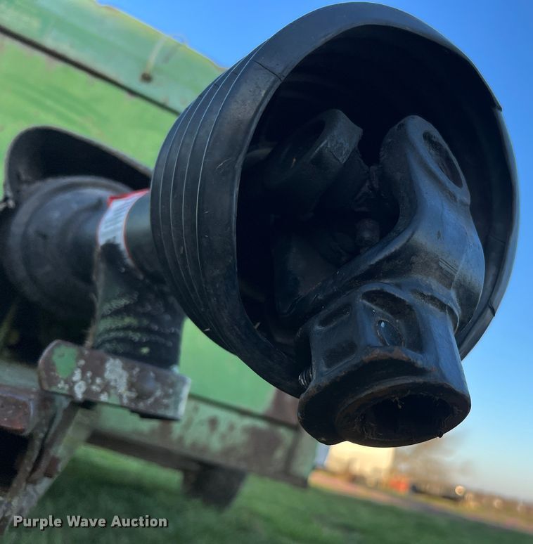 image for item LI9559 John Deere 54S  manure spreader