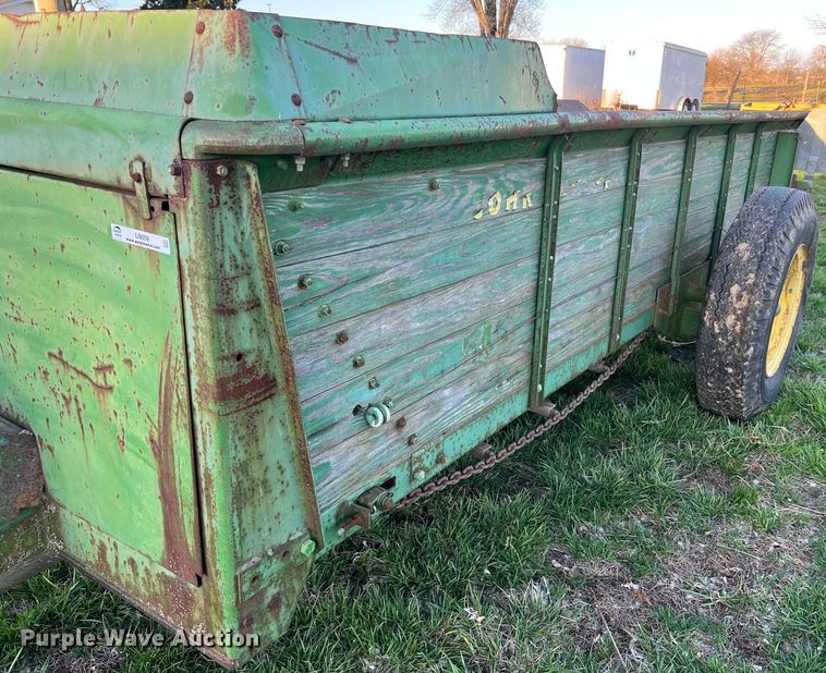image for item LI9559 John Deere 54S  manure spreader