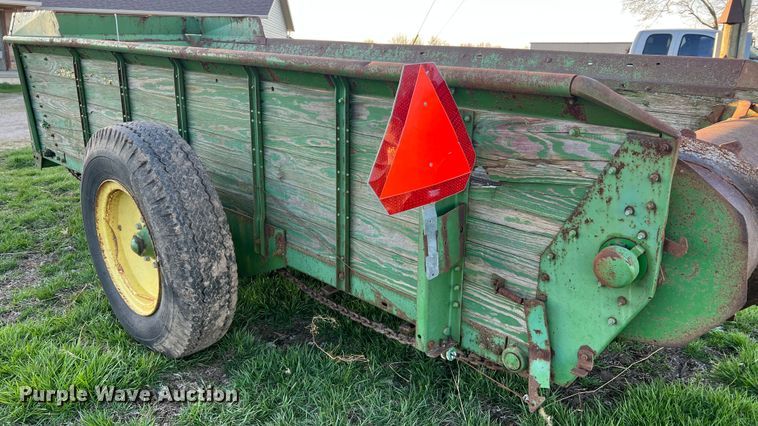 image for item LI9559 John Deere 54S  manure spreader