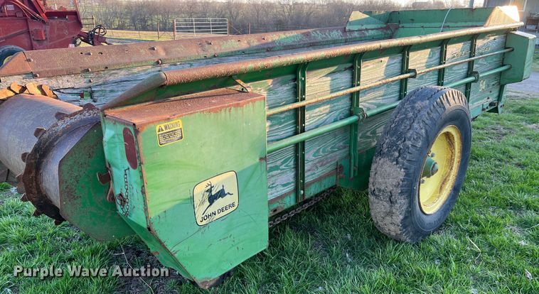 image for item LI9559 John Deere 54S  manure spreader