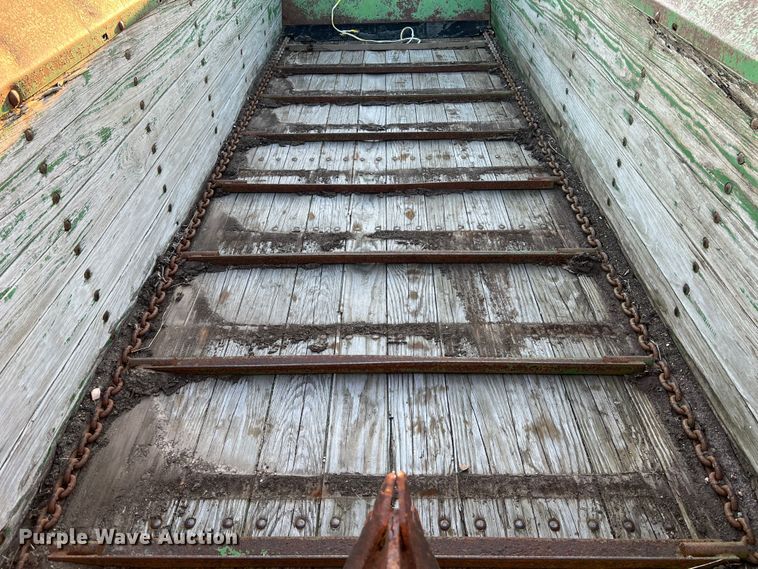 image for item LI9559 John Deere 54S  manure spreader