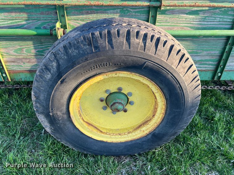 image for item LI9559 John Deere 54S  manure spreader