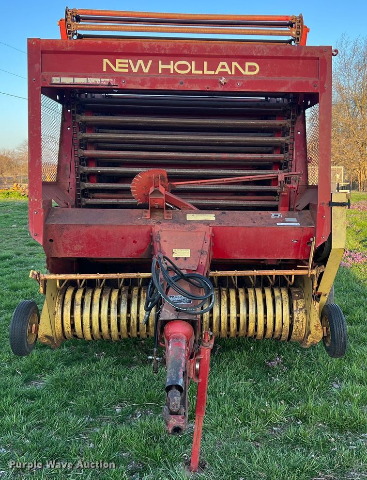 image for item LI9561 New Holland 851  round baler