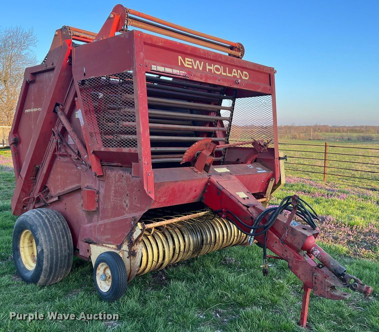 image for item LI9561 New Holland 851  round baler