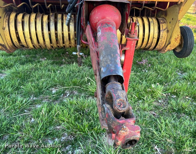 image for item LI9561 New Holland 851  round baler