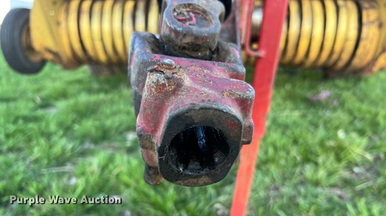 image for item LI9561 New Holland 851  round baler